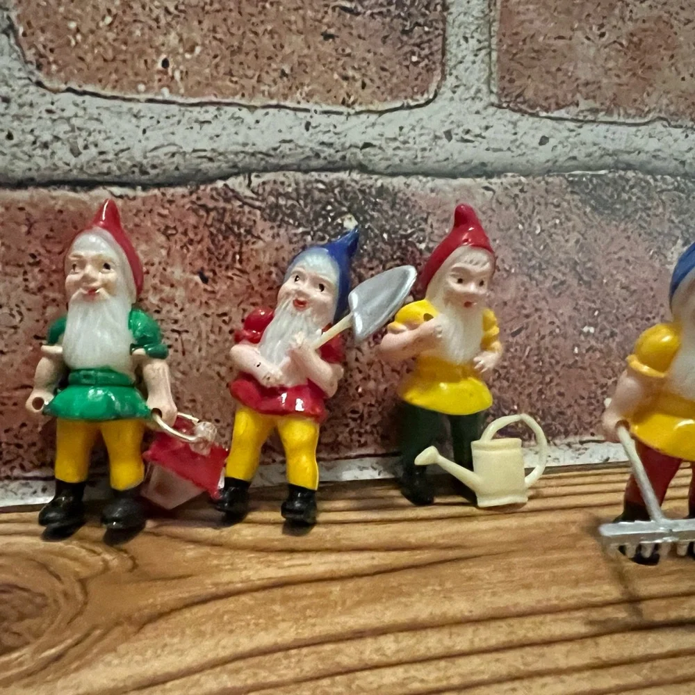 Vintage Snow White & The Seven Dwarves Cake Toppers Set with Trees